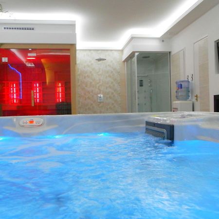 Katalin Boutique & Wellness Apartmanok Hajduszoboszlo Ngoại thất bức ảnh